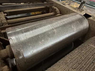 14 FT. CONVEYORIZED GLUE SPREADER