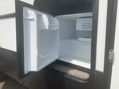 Used 2021 MILESTONE 377MB Campers, Caravans, Motorhomes Michigan US | Miedema Asset Management Group #1335040
