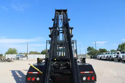 New | in-Stock 2027 PETERBILT 548 Rolloff Trucks Texas US | Roll Off Truck World #1492018