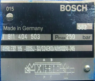 NEW BOSCH REXROTH 4WRLE32W5-600SJ-3XG24EK0/A1WX02M-745 CONTROL VALVE 0811404503