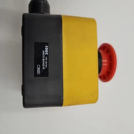 Used IDEC IDEC HW1X-BV402-R E-STOP BOX 40MM Misc Electrical & Power Parts | ND Industrial Surplus #1222015