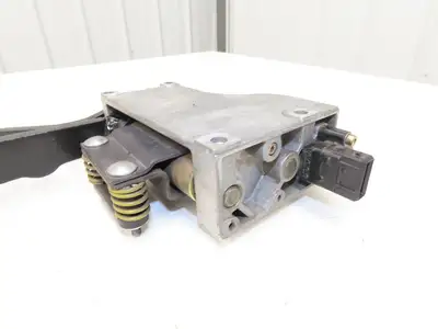 Linde Forklift Brake & Accelerator Pedal W/Potentiometer Removed From E20C
