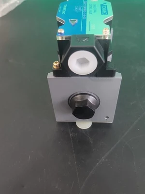 NEW Tokimec DG4V-5-2A-M-PL-T-6-40
