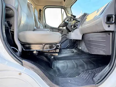 Used 2015 FREIGHTLINER M2 106 Tractors & Trailers Florida US | Truck and Van Outlet #1506283