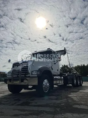 Used 2019 MACK GR-64F TRI-AXLE ROLL-OFF Rolloff Trucks Pennsylvania US | US Recycling Equipment #1515670