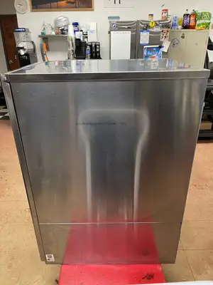 Used Hoshizaki Used Hoshizaki KM-650MAH Crescent Cube Ice Machine 661lb/24hr Air Cooled 208-230v Ice Machines Illinois US | Falcon Restaurant Supply #1374924