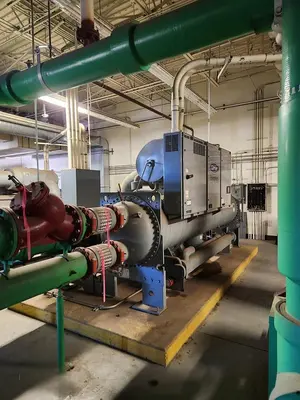 USED 2012 CARRIER 500 TON CHILLER