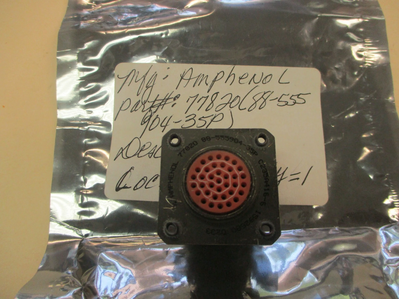 NEW Amphenol 77820 (88-555904-35P)
