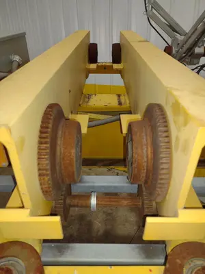 3 TON X 17’ F&G / LOAD LIFTER UNDER-SLUNG POWERED CRANE: STOCK #22971