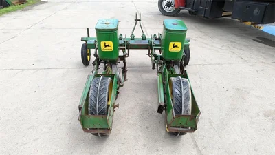 USED JOHN DEERE 80