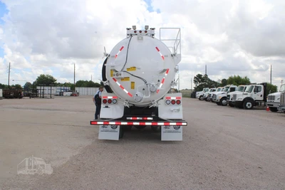Used 2019 KENWORTH T880 Septic/Sewer/Vacuum Trucks Texas US | Roll Off Truck World #1491813