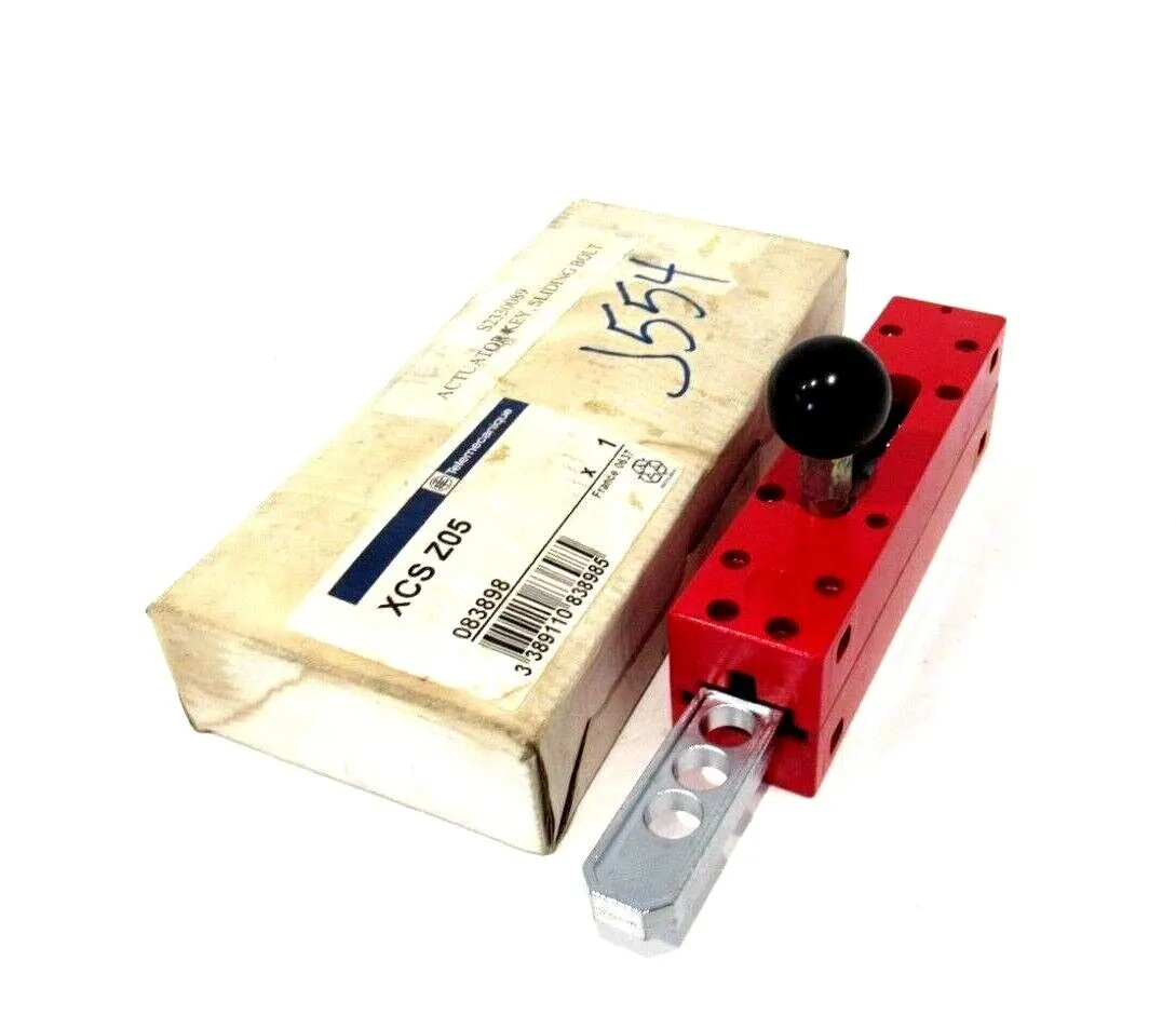 NEW TELEMECANIQUE XCSZ05 SAFETY INTERLOCK