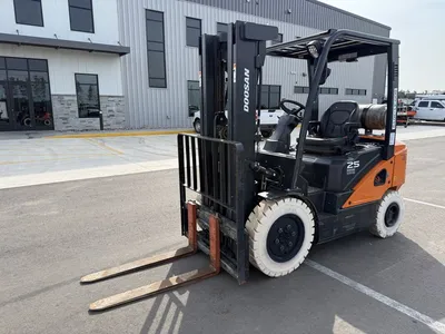 Used 2023 DOOSAN G25E-7 FORKLIFT Internal Combustion Forklifts: Pneumatic Tire Minnesota US | Carco Truck & Equipment #1514099