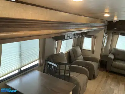 USED 2018 FOREST RIVER VIBE 288RLS