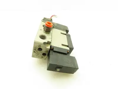 SMC VFS3300-3FZ Solenoid Valve Pneumatic Air AC94-136V 3/8" Ports