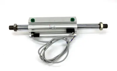 NEW SMC CDQ2WB32-100DM-A73