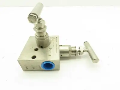 PT7MHPS-4-XP Pentair 2-Valve Stainless Manifold Block 1/2" NPT 3-Port 6000 PSI