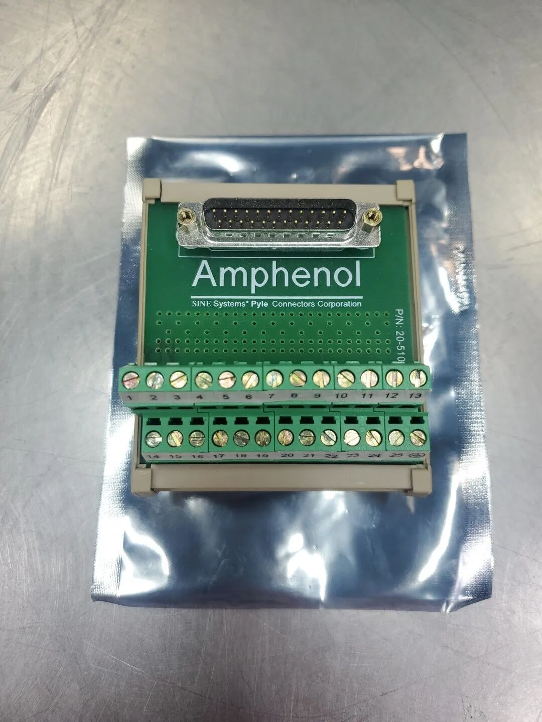 Amphenol 20-51043 Connection Terminal. 3E-20