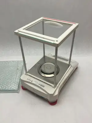 USED OHAUS PIONEER™ SEMI-MICRO BALANCE SCALE W/ SEMI-AUTO CAL 82 G X 0.01 MG