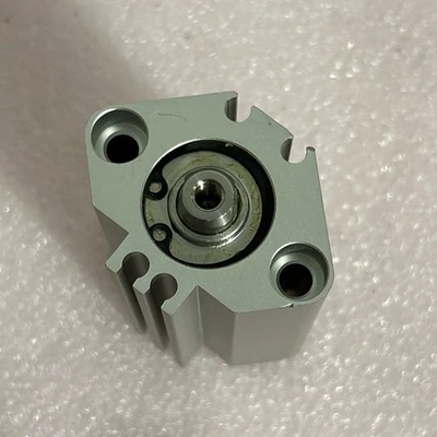 NEW SMC CDQ2B20-35DCZ-A73L