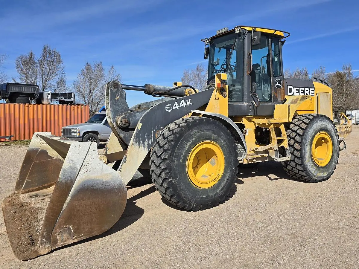 USED 2010 JOHN DEERE 644K