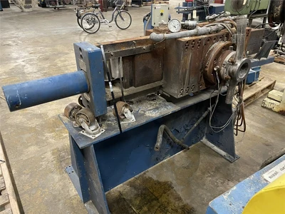 Berlyn Continuous Screen Changer, Model CF-6011