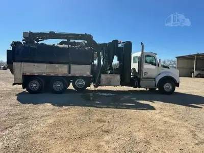 2015 KENWORTH T880 Industrial Vacuum Trucks | Crossford Machinery Group (10)