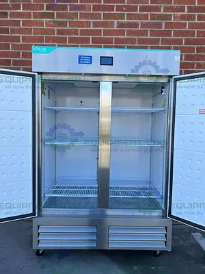 USED NORLAKE NSWDF492SSS/0A WHITE DIMOND SERIES DOUBLE DOOR FREEZER - 20°C, 49 CU. FT.