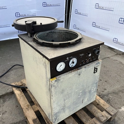 130L Astell Vertical Autoclave 6Kw