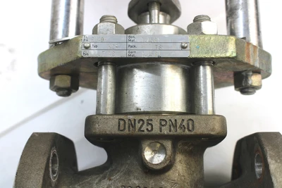 Honeywell 2009AL2 81323670-4 Actuator w/ DN25 PN40 Valve