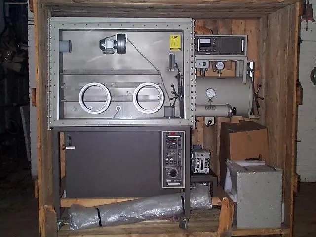 M Braun Glove Box System with Oxygen and H2O Analyzers Mb150b-G-1