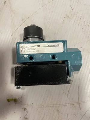 Honeywell Micro Switch BZE6-2RN Top Plunger Limit Switch 1/8&1/4HP 125/250V -NIB