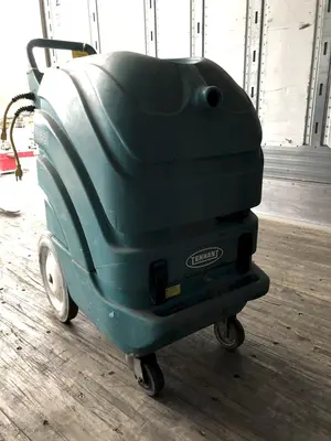 USED TENNANT