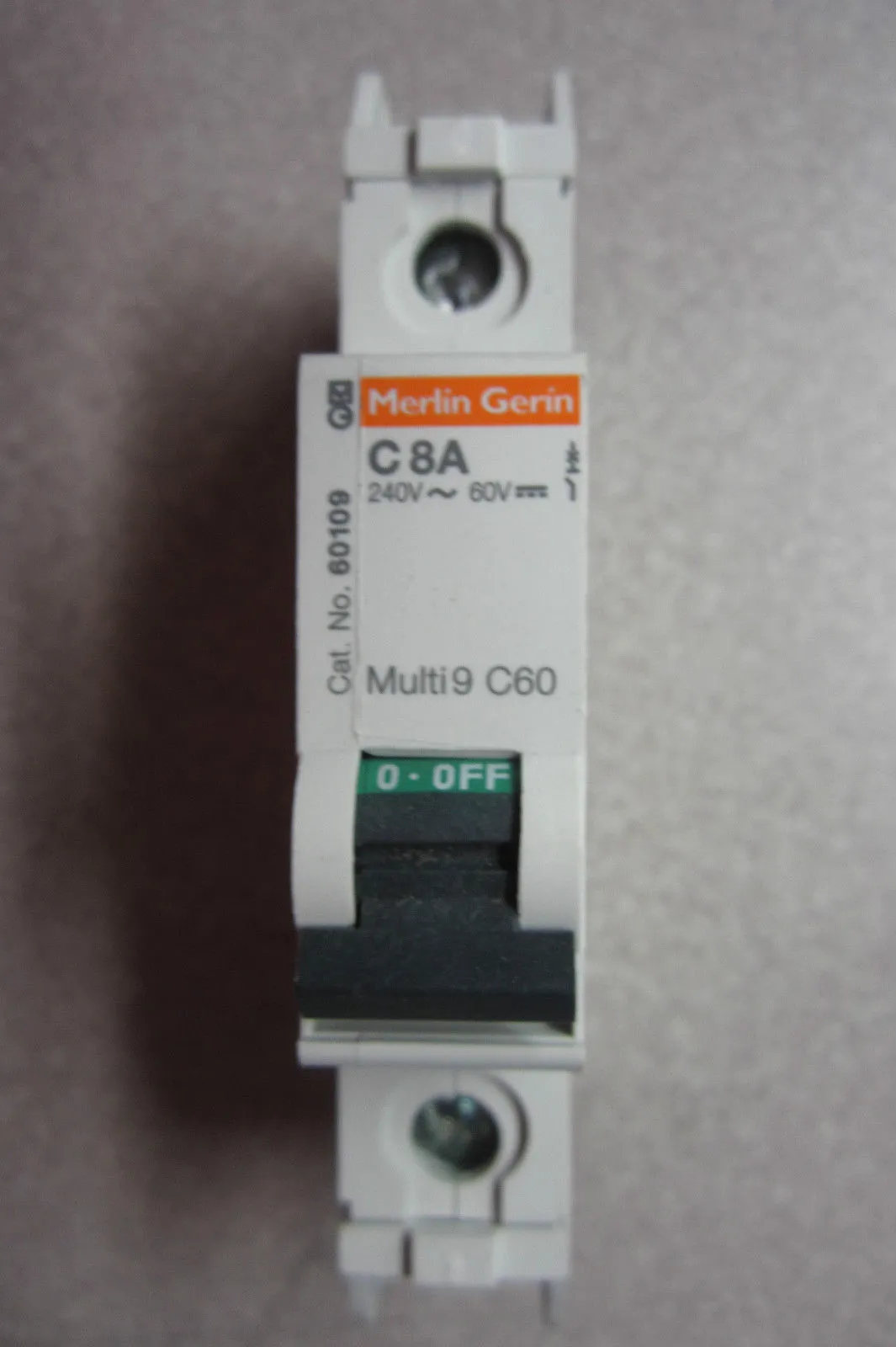NEW MERLIN GERIN 60109 CIRCUIT BREAKER MULTI 9 C60