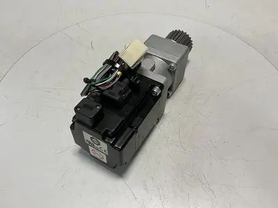 USED YASKAWA SGMAS-02A2A21-Y2