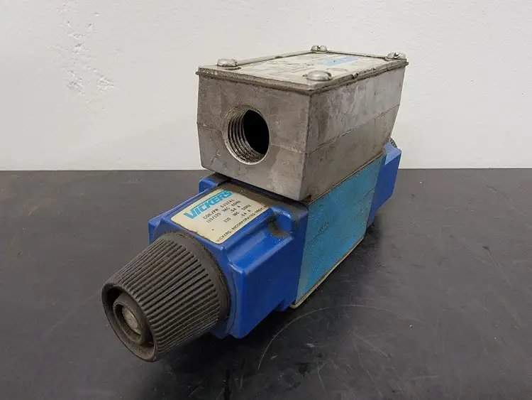 Used VICKERS DG4V-3-2C-M-W-B-40-S324 Valves/Fittings British Columbia CA | Lenmark #258384