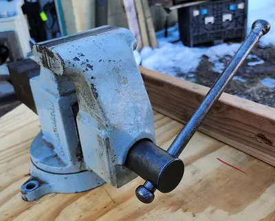 USED COLUMBIAN 604 1/2