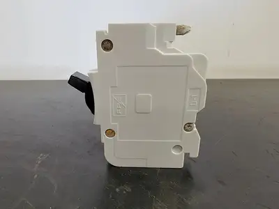 15 Amp, 1 Pole, 120/240 volts Circuit Breaker