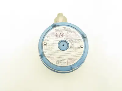 United Electric Controls J120-156-9778 Pressure Switch Model 156 480VAC 15A 100PSI 3/4"NPT