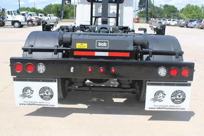 New | in-Stock 2025 MACK MD6 Hooklifts & Roll-Offs Texas US | Roll Off Truck World #1491879