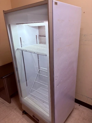 Upright Commercial Refrigerator w/ glass door