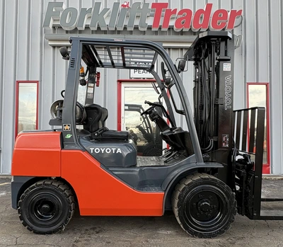 USED 2011 TOYOTA 8FGU30