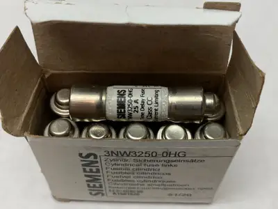USED SIEMENS SENTRON CYLINDRICAL FUSE, SLOW-BLOW, 20A, BOX OF 10