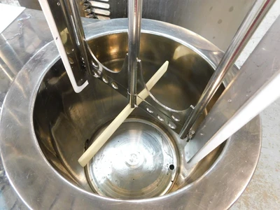 USED VETRACO MIXING TANK 15 GALLON