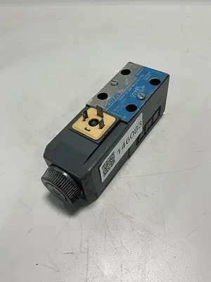 USED VICKERS DG4V-3-22A-M-U-HL7-60
