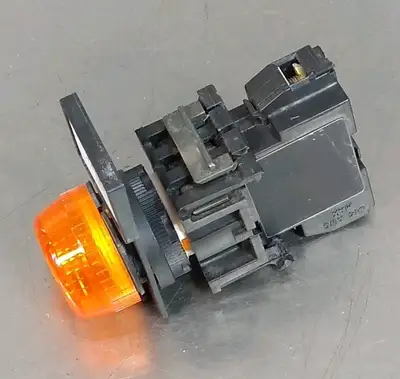 Allen-Bradley 800E-4R5/A Orange Motor Stopped Lamp Loc4D20