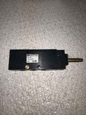 USED AV D20-001