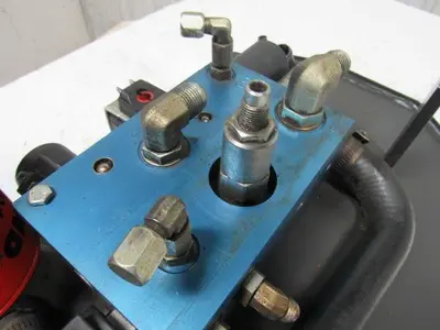 Raymond Dockstocker DSR300 Electric Walk Behind Stacker Hydraulic Tank Reservoir