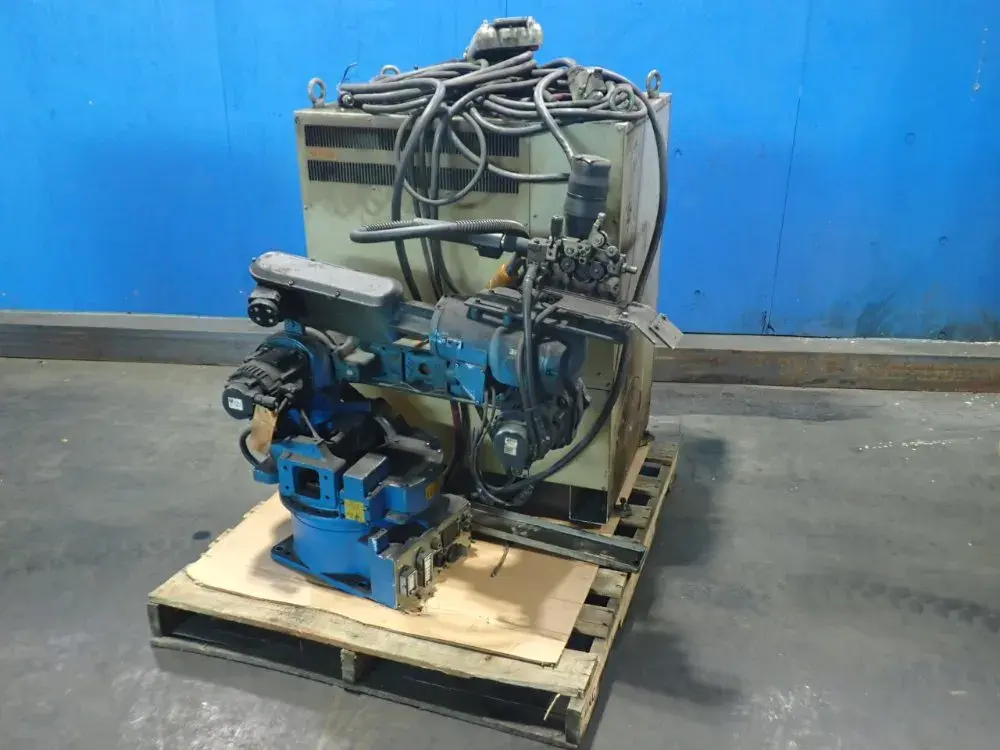 USED 2010 YASKAWA MOTOMAN MH6