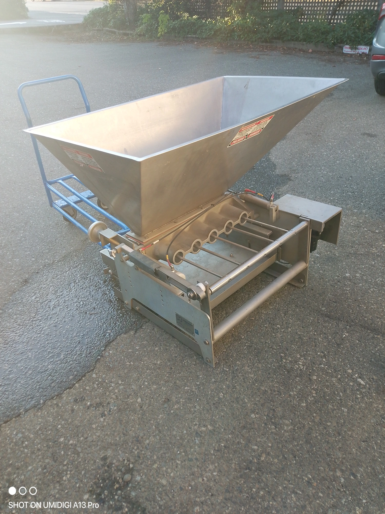124-0126 Hinds Boch 5 Piston Muffin Depositor